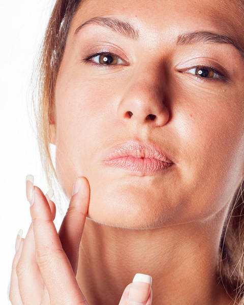 la roche posay ou avene acné